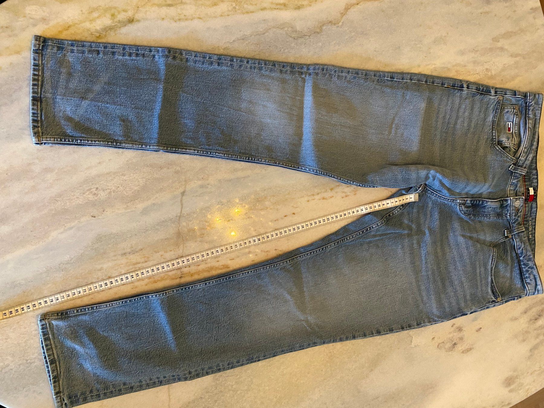 Tommy Hilfiger Jeans: Herren Tommy Hilfiger Jeans – Usato da Hinteregg venduto da Cadi1