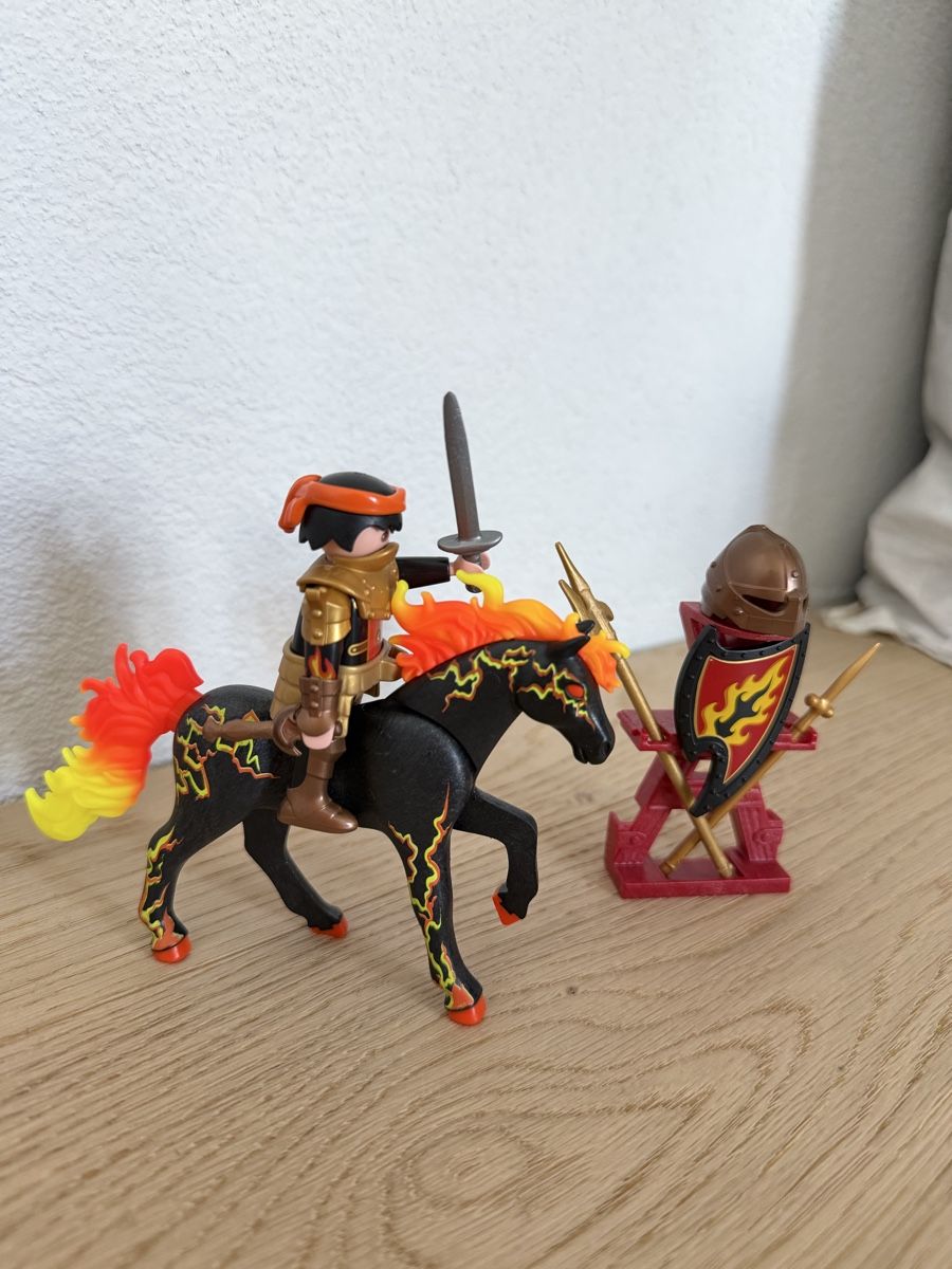 Statuette: Playmobil Novelmore Set – Usato da Schindellegi venduto da SeaAndAir