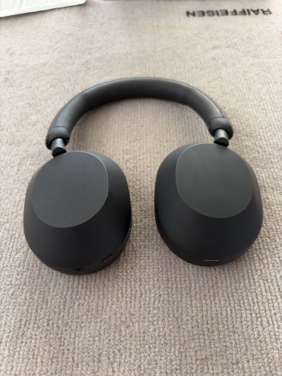 Sony Kopfhörer: Sony WH-1000XM5 – Neu (gemäss Beschreibung) aus Utzenstorf von 0ASI5 3