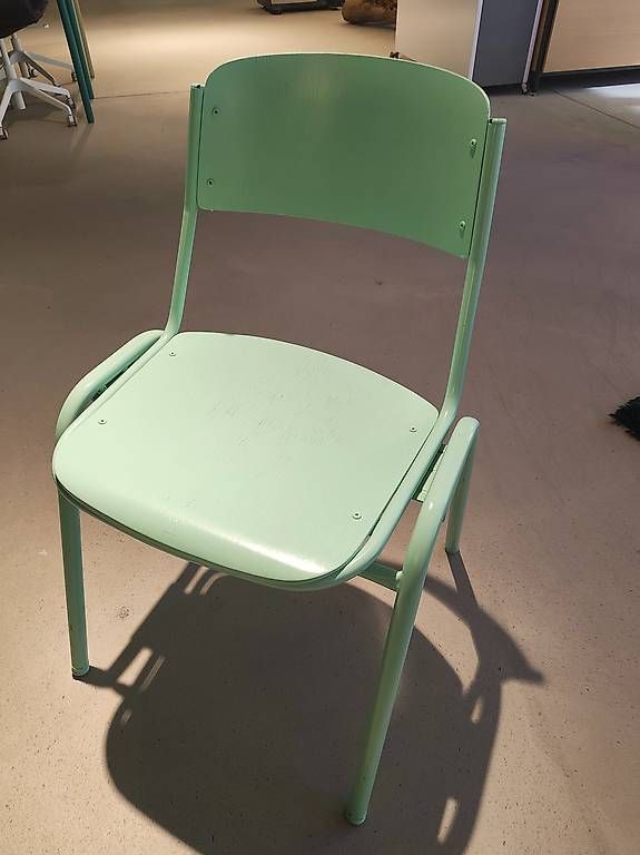 Stühle: Stapelbare Schul-Atelierstühle – Gebraucht aus Lüterswil von inf_n6gx 4