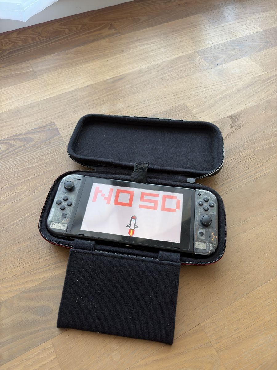 Nintendo Console: Nintendo Switch V2 Mariko Clear Mod – Modchip  – Usato da Magden venduto da whosnipedmyass