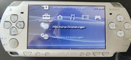 2x Sony PSP Slim Silber und Schwarz Konsole Gebraucht