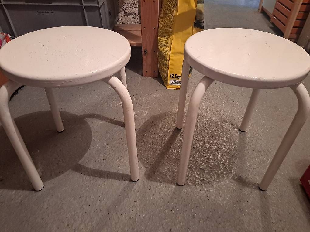 Hocker: 2 Hocker – Gebraucht aus Schaffhausen von Xenia87