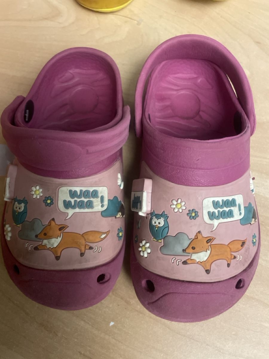 Scarpe per ragazze: Kinder Clogs Pink Gr. 28 gebraucht – Usato da Obergerlafingen venduto da cabo4 1