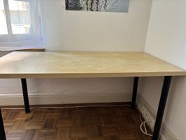 Schreibtisch Holzoptik mit schwarzen Beinen gebraucht