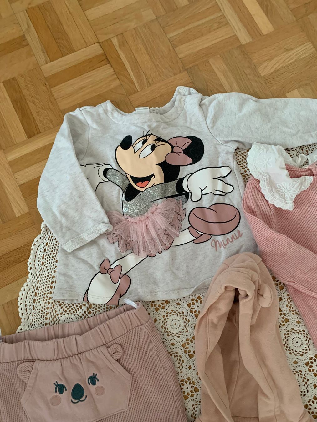 Lotti & Set di vestiti: Set Leggins, body, Sweatshirts Gr.92 – Usato da Moutier venduto da chDuplessy 1