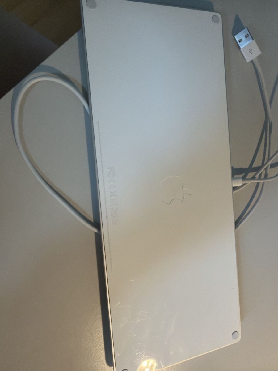 Apple Tastaturen: Apple Tastatur – Gebraucht aus Zürich von tosell4u 2