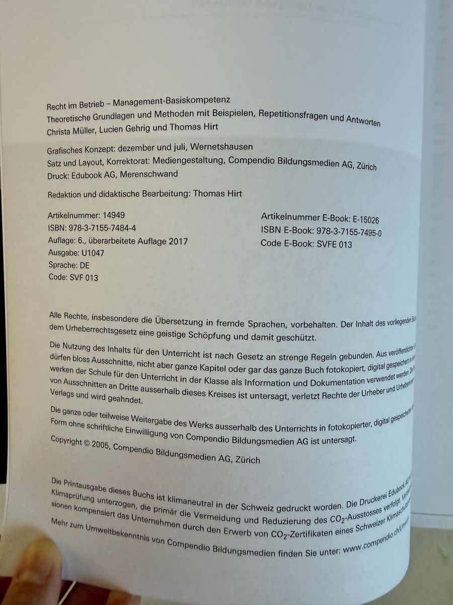 Livres: 2 Rechtsbücher Management-Basiskompetenz compendio – D'occasion à Utzenstorf par Victoria666 5