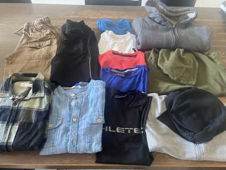 Kleiderpaket Gr. 134/140