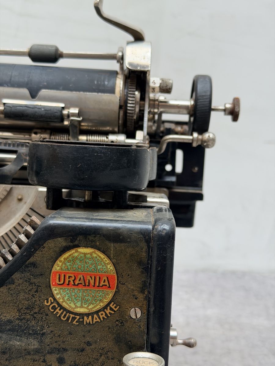 Schreibmaschinen: Machine à écrire mécanique Urania – Gebraucht aus Bulle von ABELiAM 3