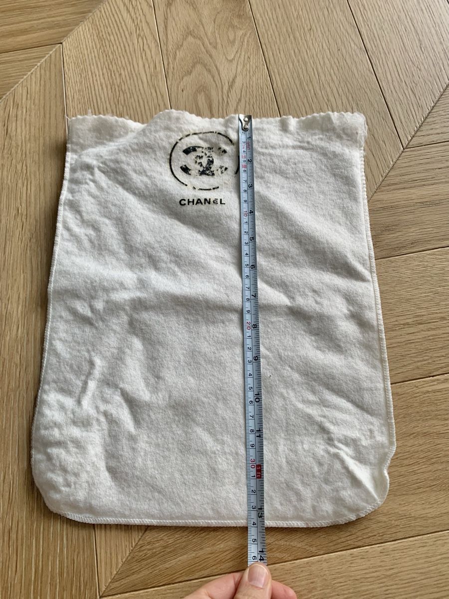 Chanel Altro in Decorazioni & Accessori: Chanel Vintage black box & dust bag – Usato da Zürich venduto da Angela_Fashion_Lover 6