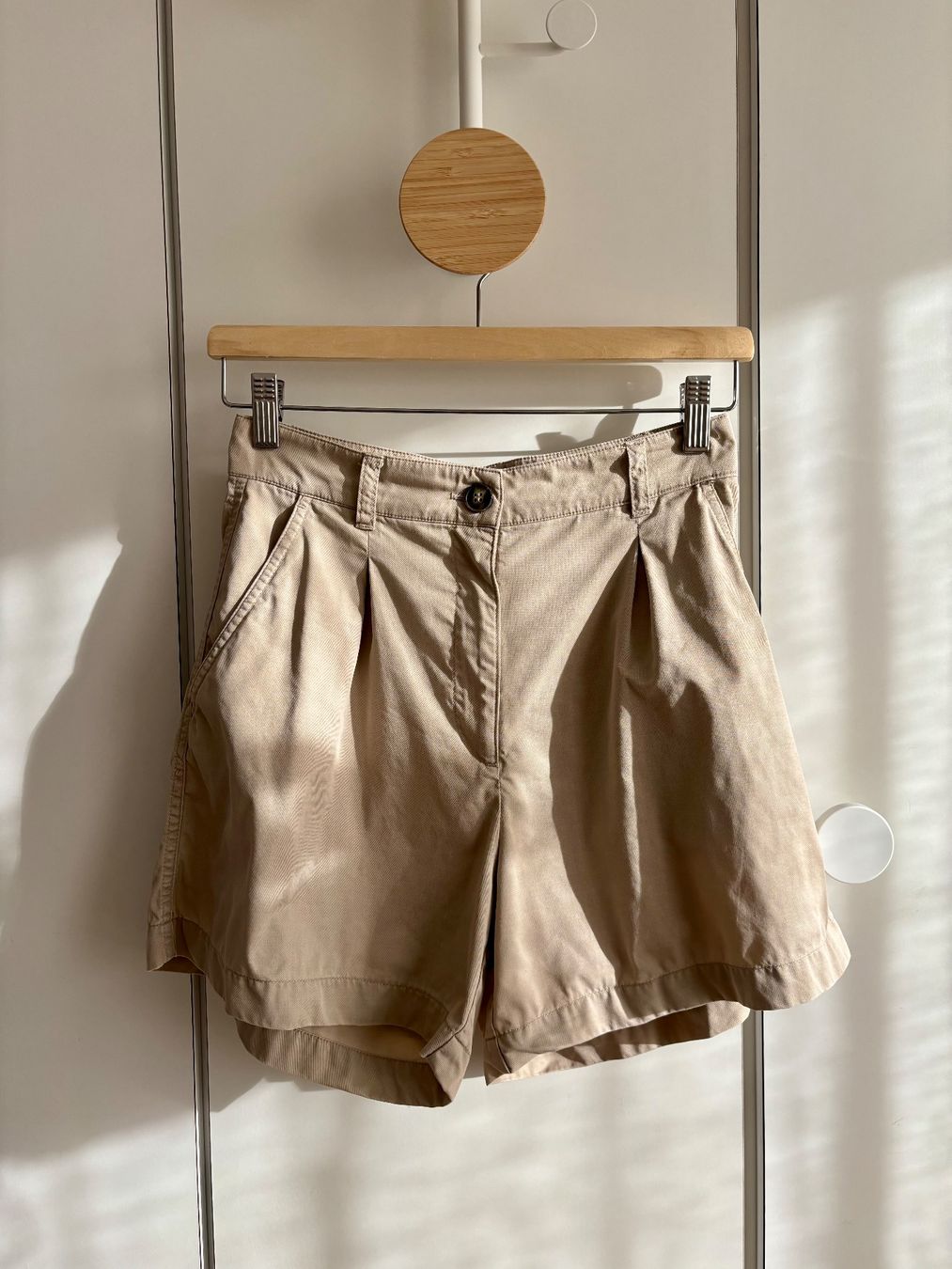 H&M Hosen: Baumwollshorts mit Bundfalten – Neu (gemäss Beschreibung) aus Niederrohrdorf von Madoqua