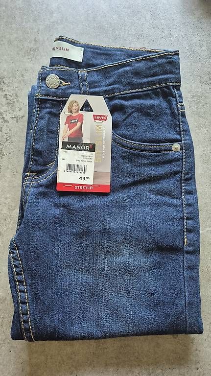 Levi's Jeans: Jeans Levis 140cm – Gebraucht aus Plan-les-Ouates von Jamune 1