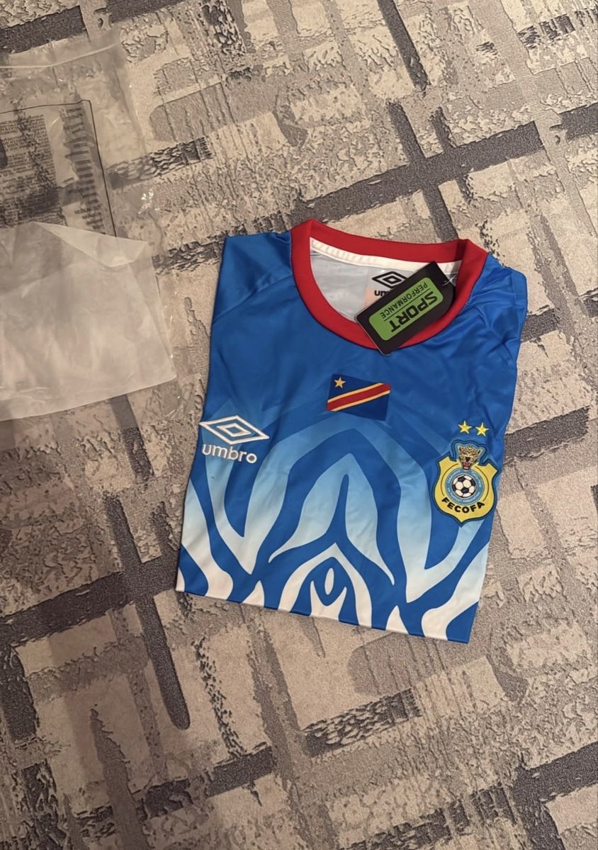 Umbro Canottiere & Pantaloni: Umbro-Trikot R.D Congo WM 2026 – Nuovo e nell'imballaggio originale da Zürich venduto da aronjrm 1