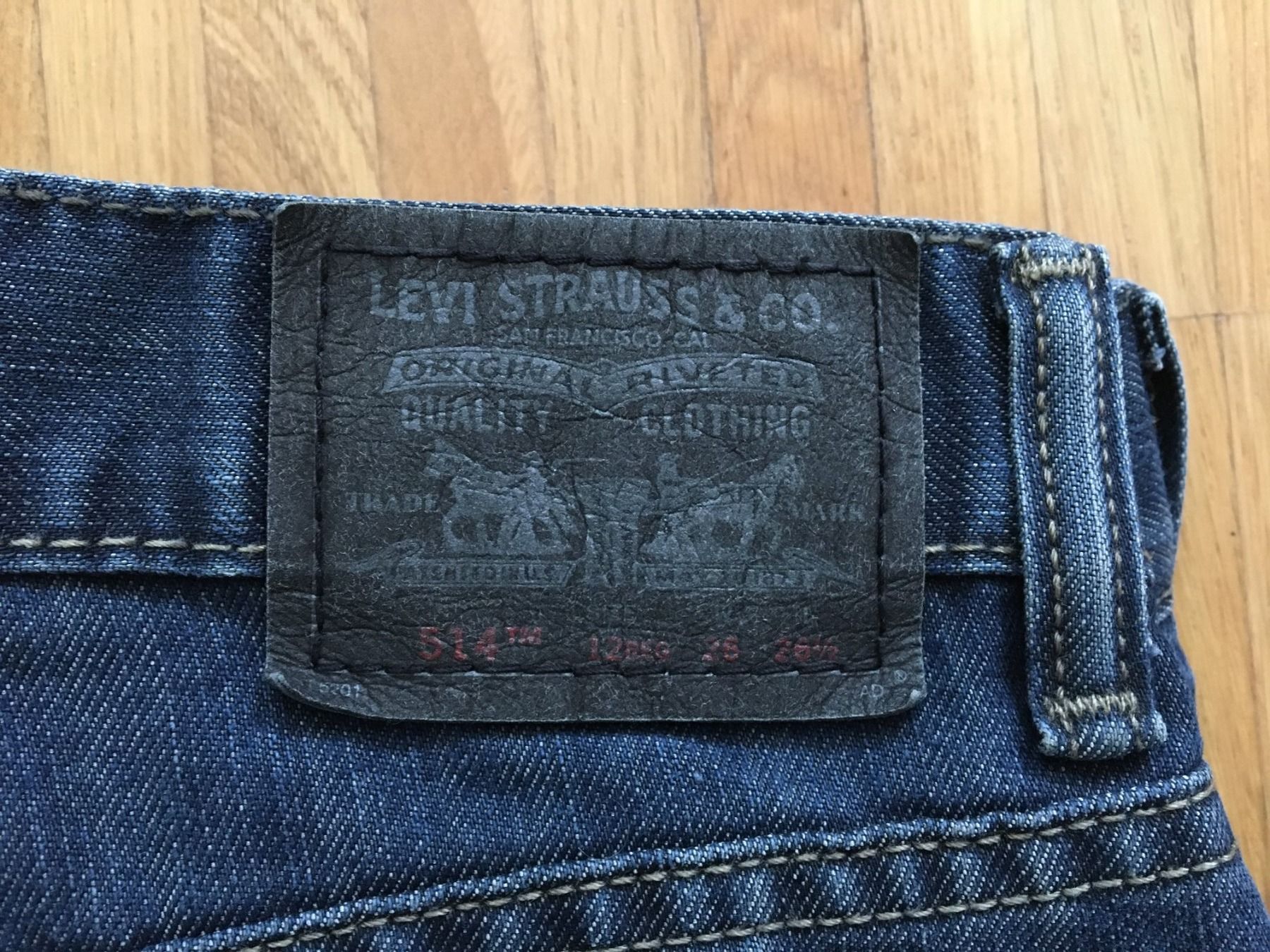 Levi's Pantaloni: Levi's 514 Slim Straight Jeans – Nuovo (secondo la descrizione) da Basel venduto da Nofretete39 2