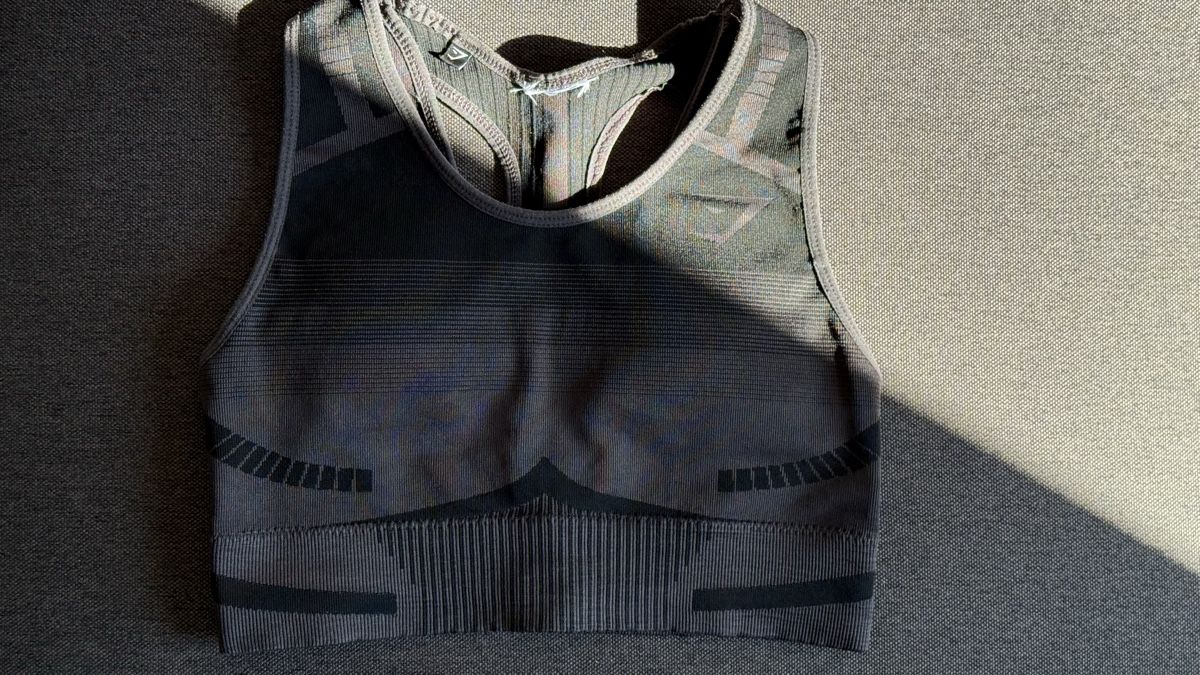 Gymshark Lotti di vestiti: Gymshark Flex Set (3) – Usato da Zürich venduto da sel_9kd 3