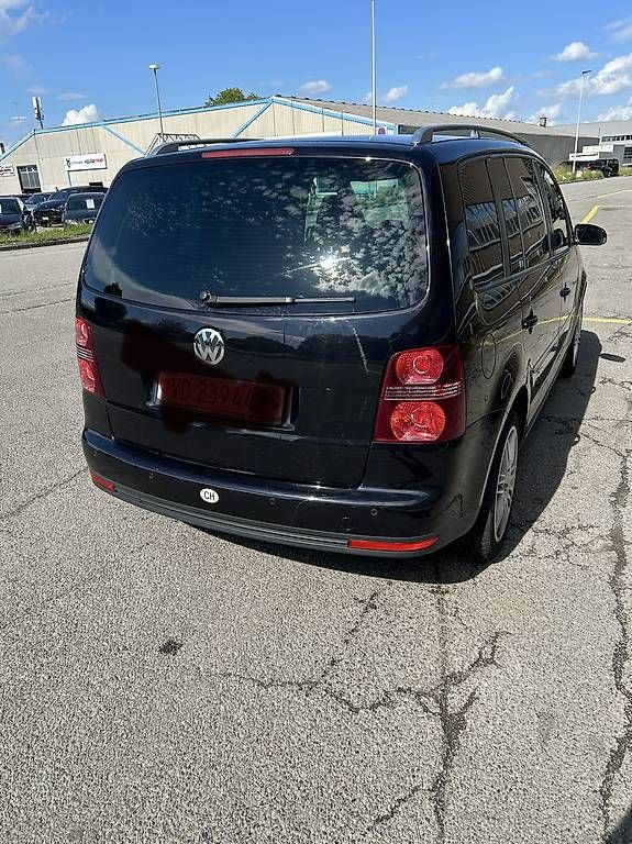 Autos: VW Touran  – D'occasion à Payerne par GO.N 1