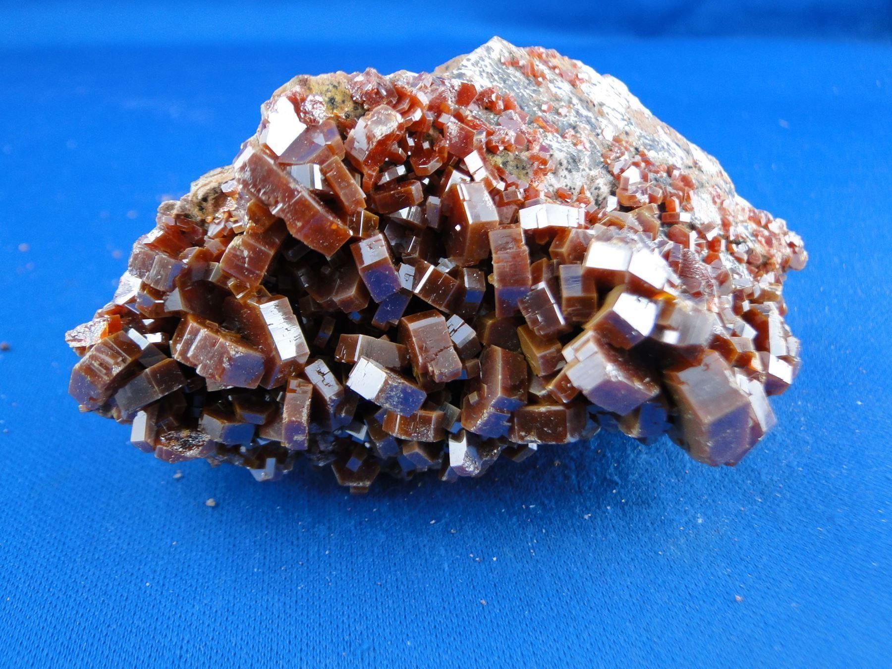 Minerali & Pietre curative: Vanadinit – Usato da Schinznach Bad venduto da Demerald 2