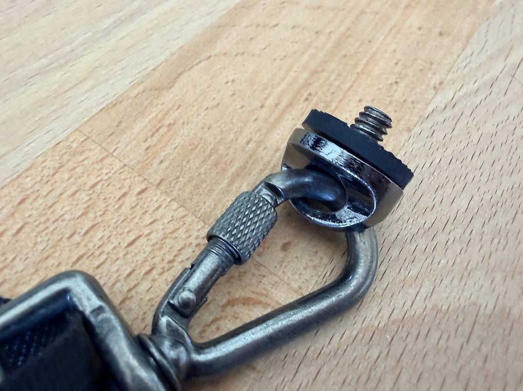 Altri Accessori: Sangle bandoulière photo type Q-Strap avec fixation 1/4" – Usato da Collombey venduto da malik.bkn 3