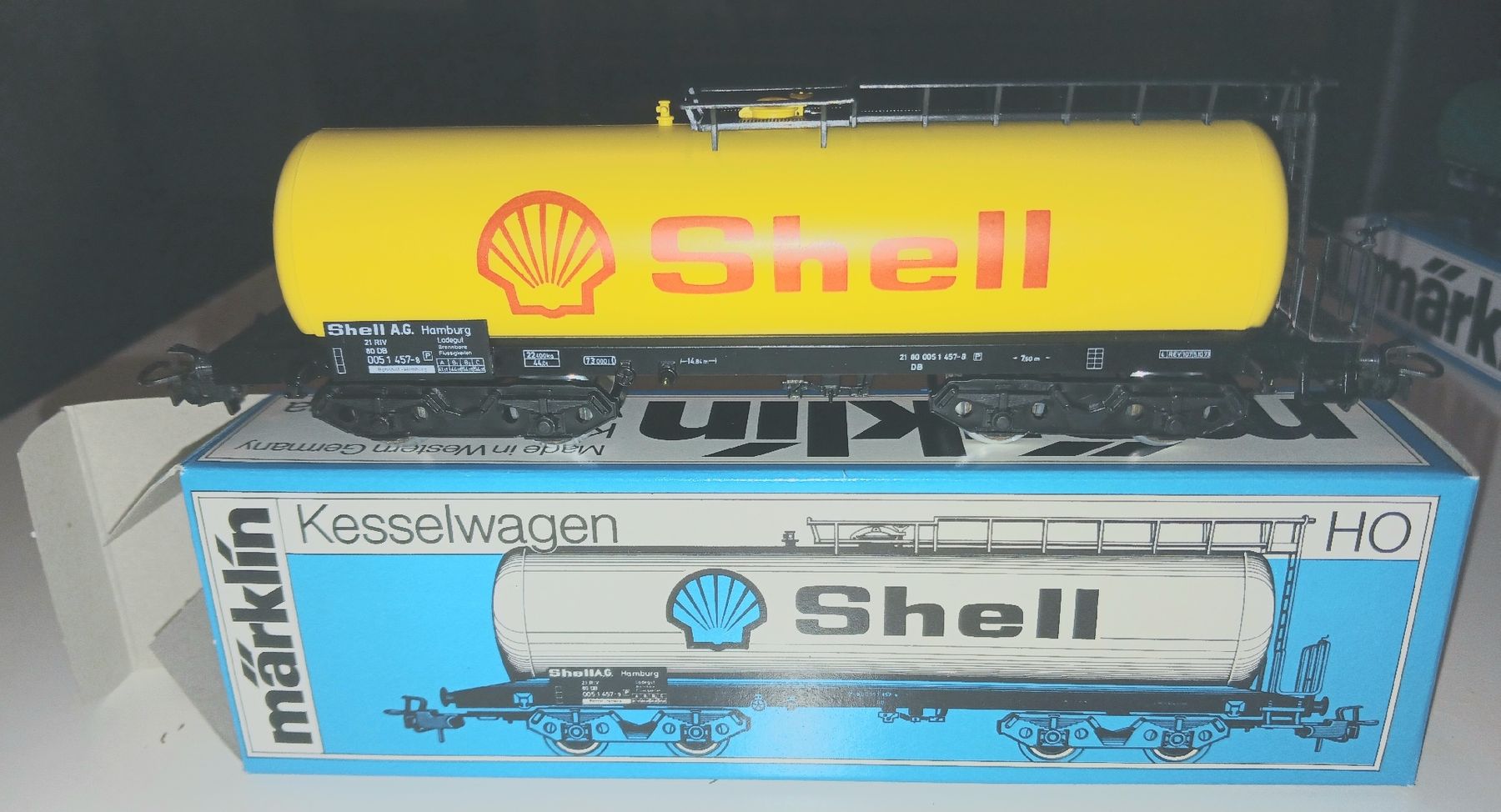 Märklin HO 4651+4653 - 2 wagons citerne, Shell,BP
