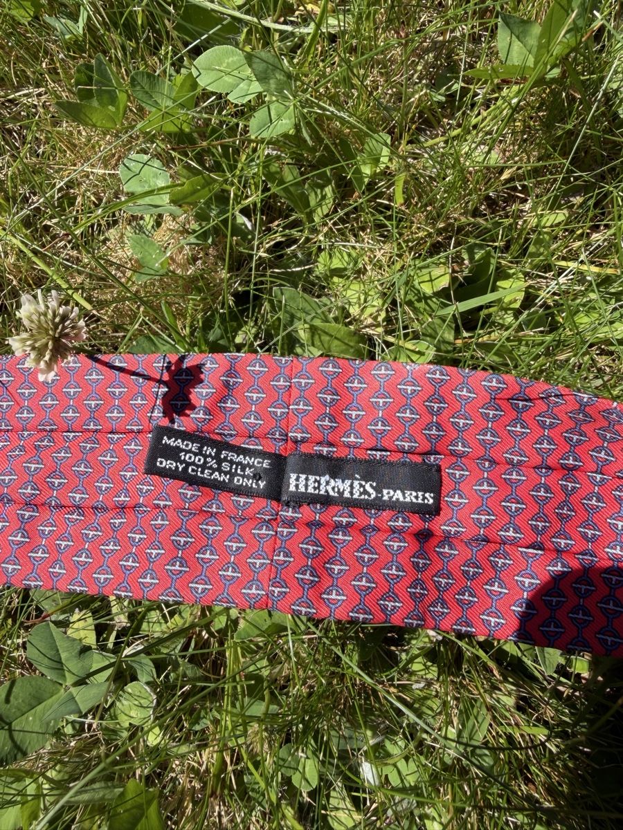 Hermès Foulard & Sciarpe: Foulard en soie d'HERMÈS – Usato da Cressier FR venduto da Kvito4ka 3