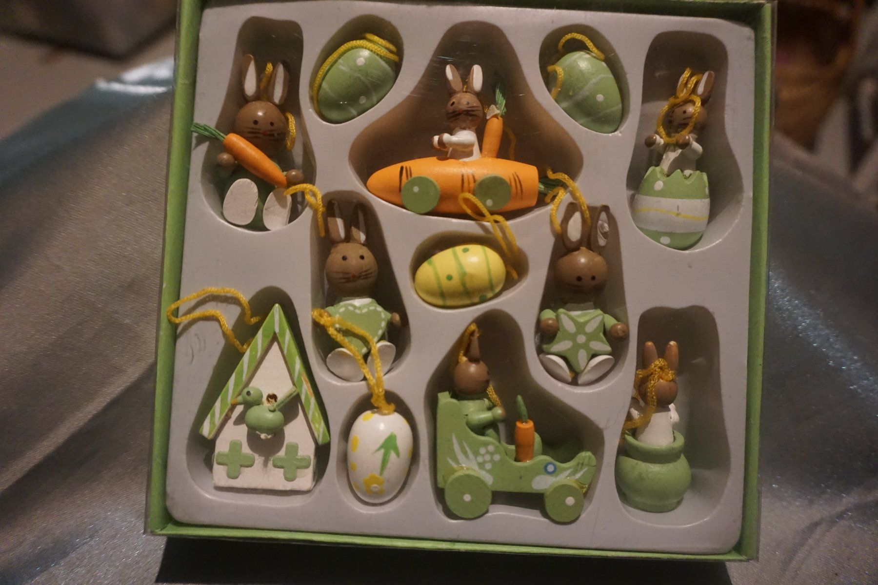 Tutte le decorazioni: Viele Osterartikel – Usato da Hochdorf venduto da Aguadulce
