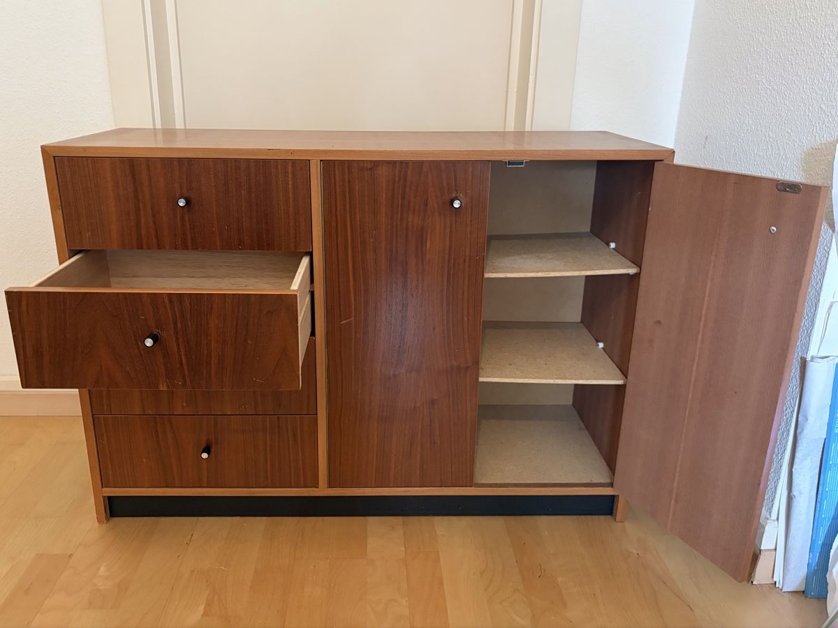 Commodes: Kommode aus Holz – D'occasion à Basel par pas_8vnt 2