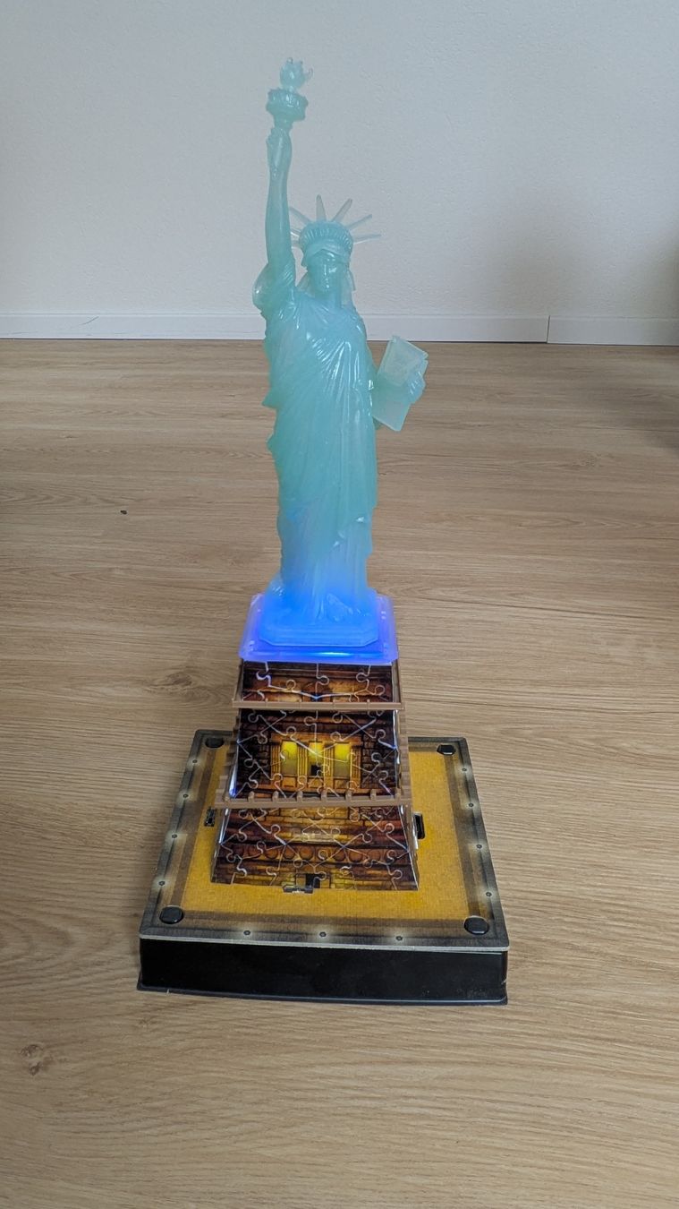 Ravensburger Puzzles: Ravensburger 3D Puzzle Eiffelturm und Freiheitsstatue  – D'occasion à Ettingen par Gerbera99 2