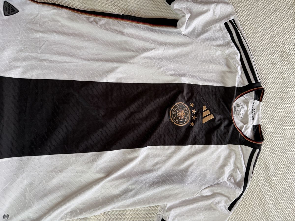 Adidas Leibchen & Hosen: Original Germany 2022 World Cup Player Version – Neu (gemäss Beschreibung) aus Aarberg von marcoo237