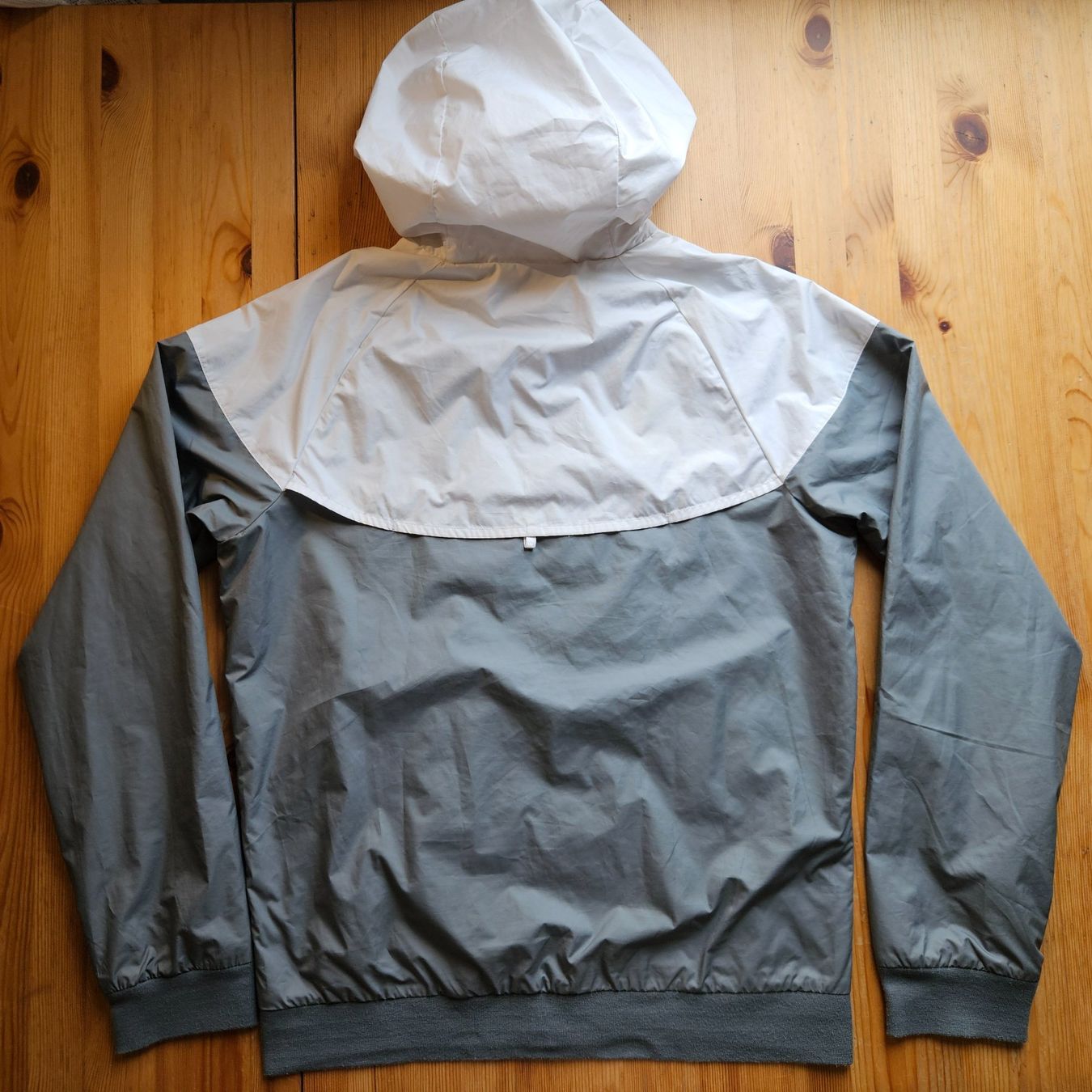 Nike Giacche: Nike Jacke Grösse S Regenjacke – Usato da Hägglingen venduto da United-Village-Trade 6