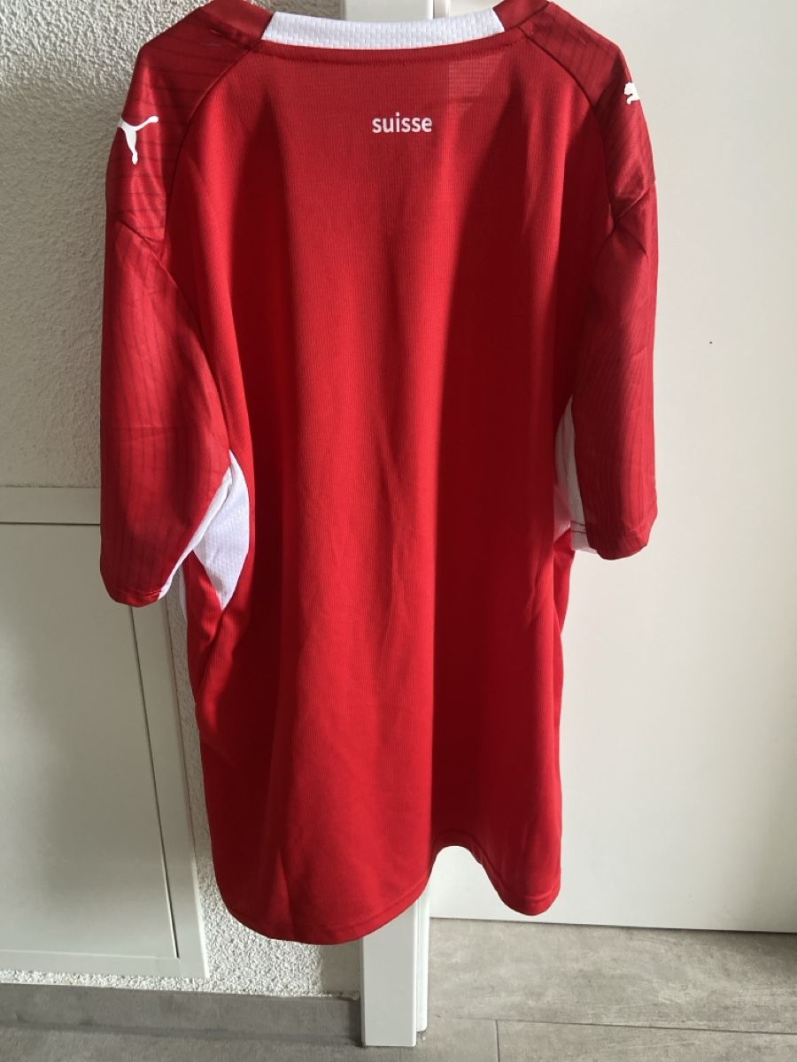 Puma Canottiere & Pantaloni: Maillot officiel Suisse 2026 – Usato da Ste-Croix venduto da Elsa_illigo 4