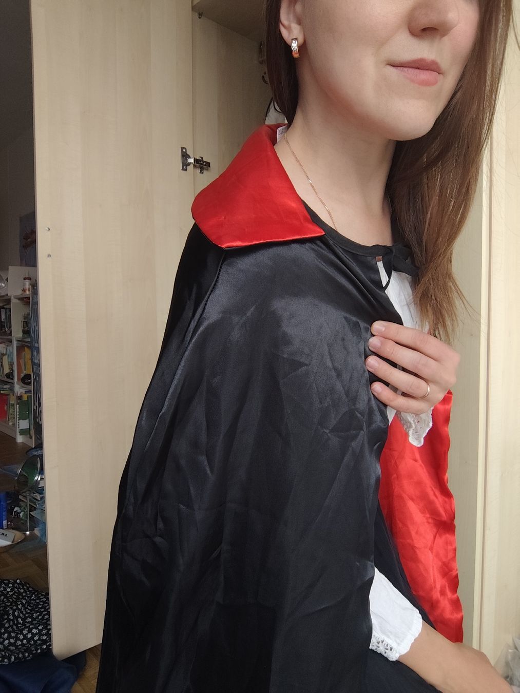 Altro in  Abbigliamento & Accessori: Cosplay Vampire Costume Cape - Halloween – Usato da Mägenwil venduto da VintageGirly 4
