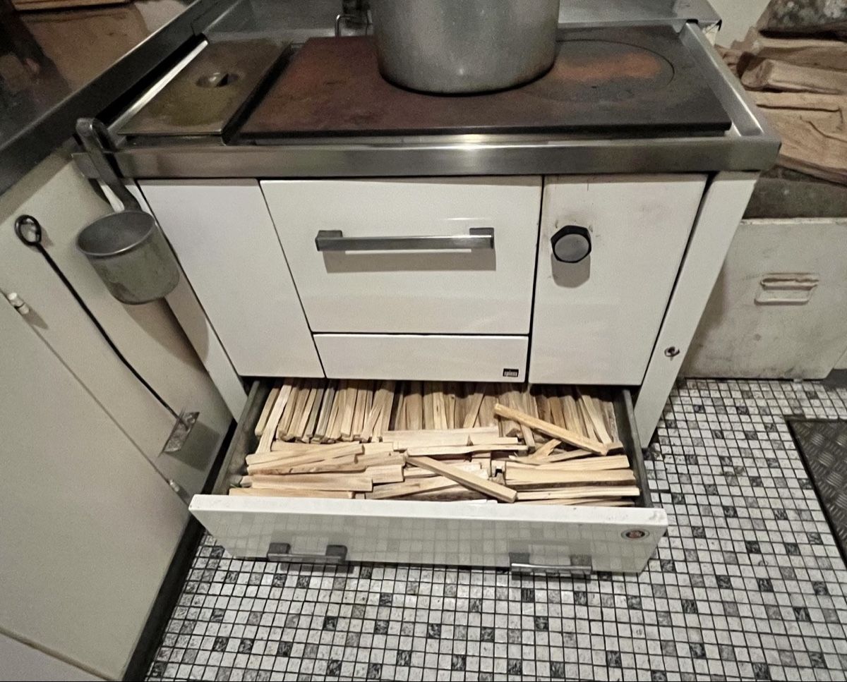 Cuisinières: Holzherd Kochherd Spiess-Herd – D'occasion à Lohn SH par Alamo8