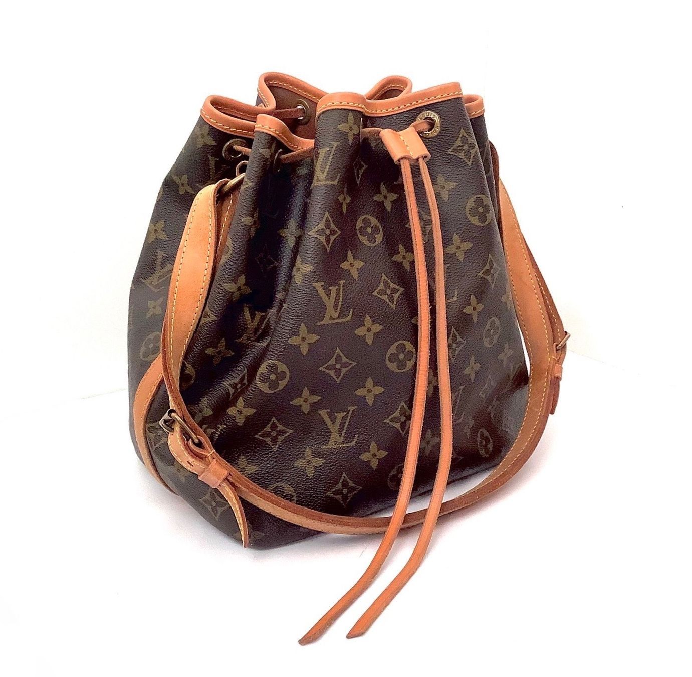 Louis Vuitton Borse da donna: Louis Vuitton Noe Petit Monogram Innen+Aussen Top – Usato da Küsnacht ZH venduto da Vuit-on 1