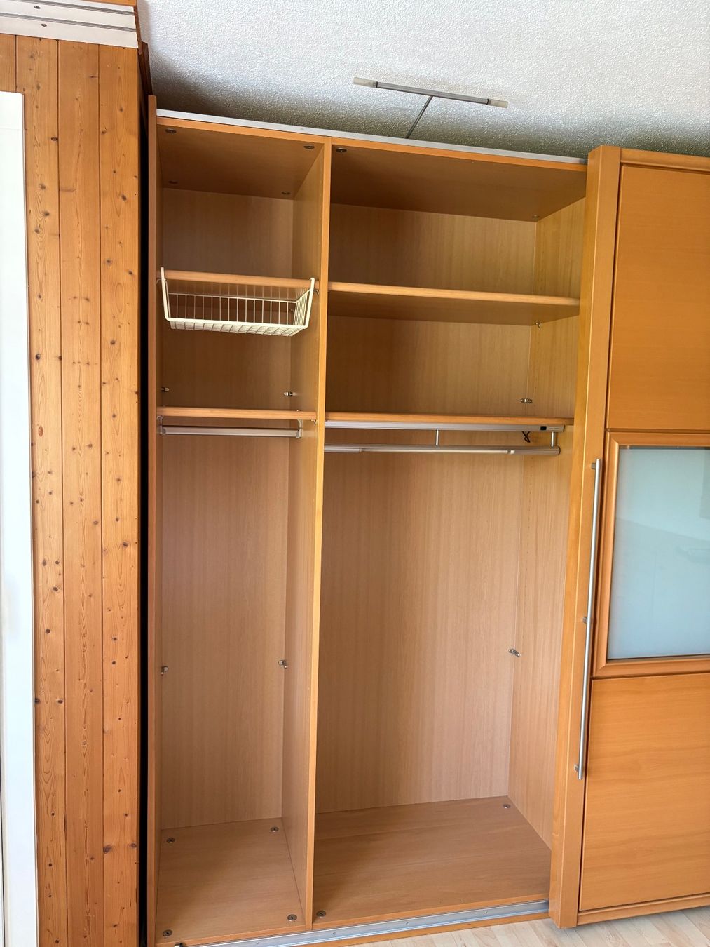 Pfister Armadi: Kleiderschrank – Usato da Schachen LU venduto da 13_Snoopy 2