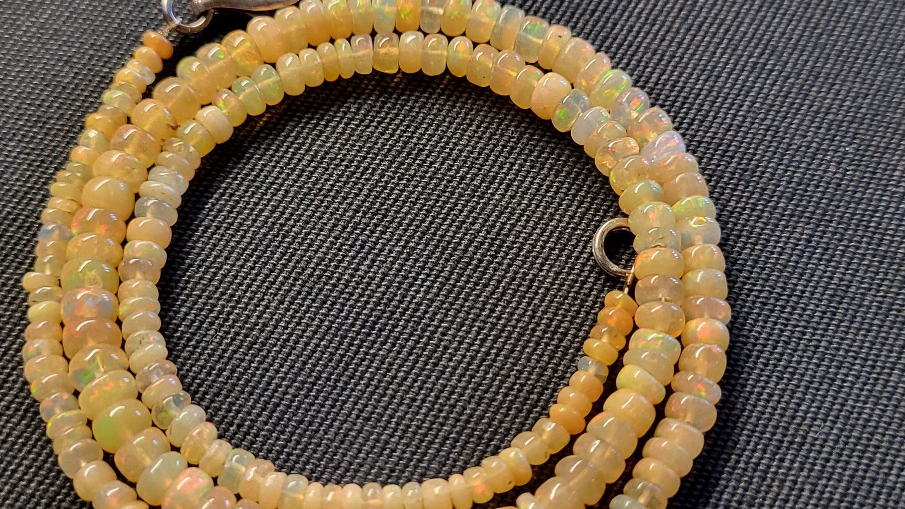 Ketten: Feine Opal-Kette mit Silber-Verschluss – Gebraucht aus Basel von spinne02 1