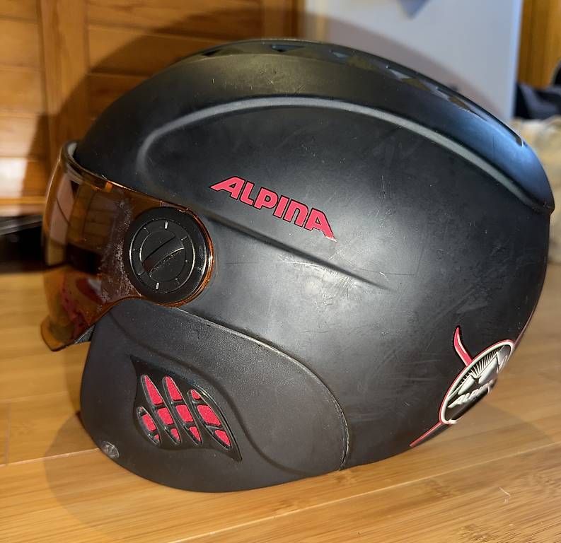 Caschi: Casque de ski Alpina pour jeune  – Usato da St-Cergue venduto da marcusfidibus 3