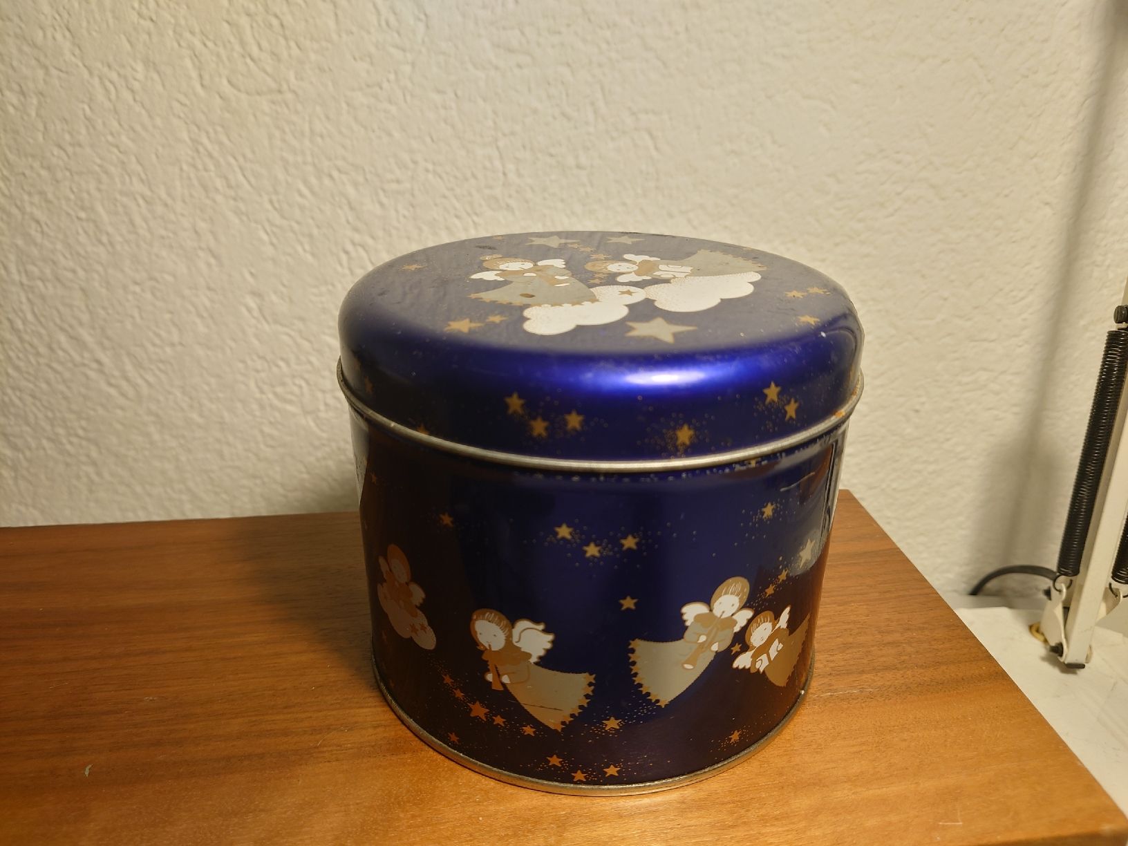 Toutes les décorations: Alte schöne Blechdose vintage – D'occasion à Fraubrunnen par PlueschPanda