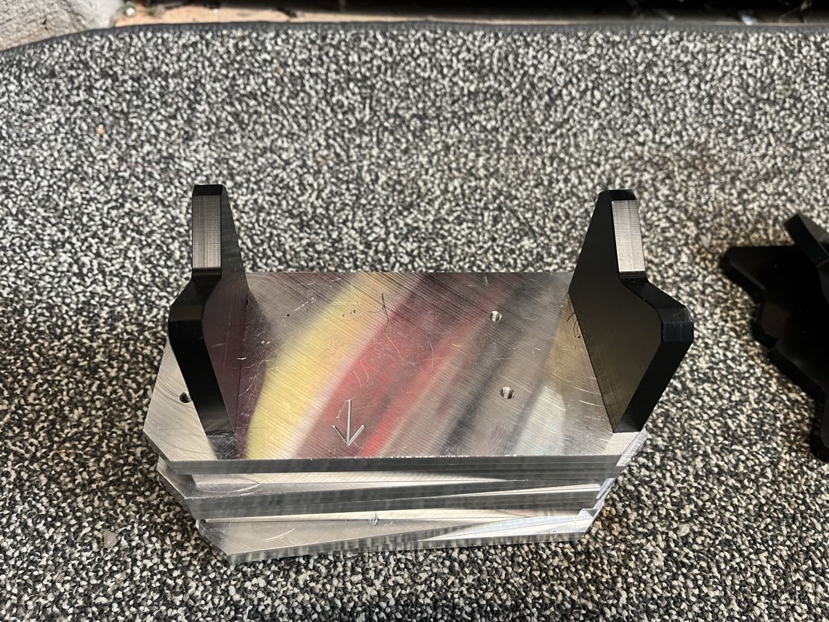 Tutti gli attrezzi:  Prismenpaar (oder Spannprisma / V-Block – Usato da Biel/Bienne venduto da Ebabil 1
