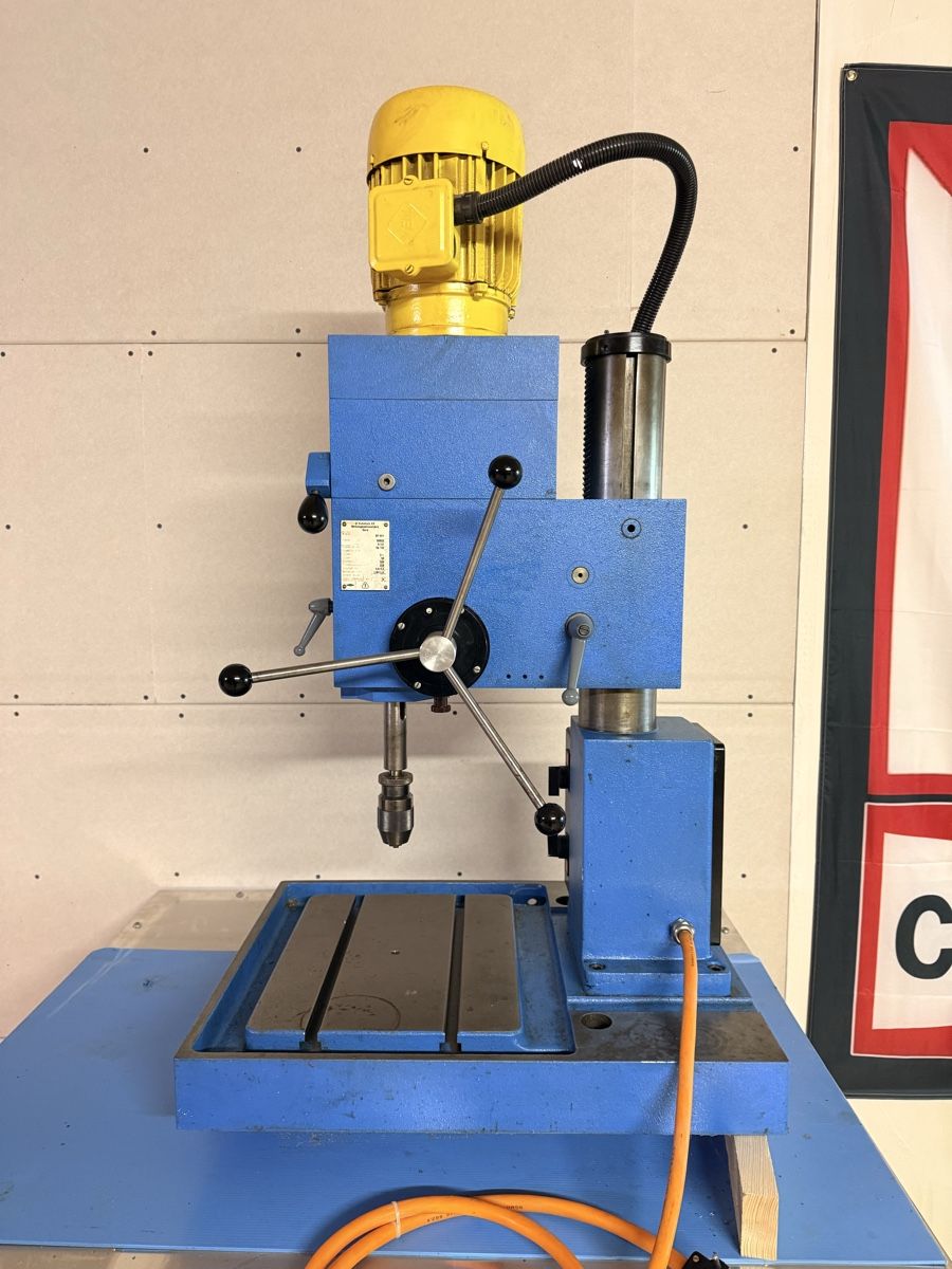 Bohrmaschinen: Tischbormaschine / Säulenbohrmaschine – Gebraucht aus Staefa von Daeve 6
