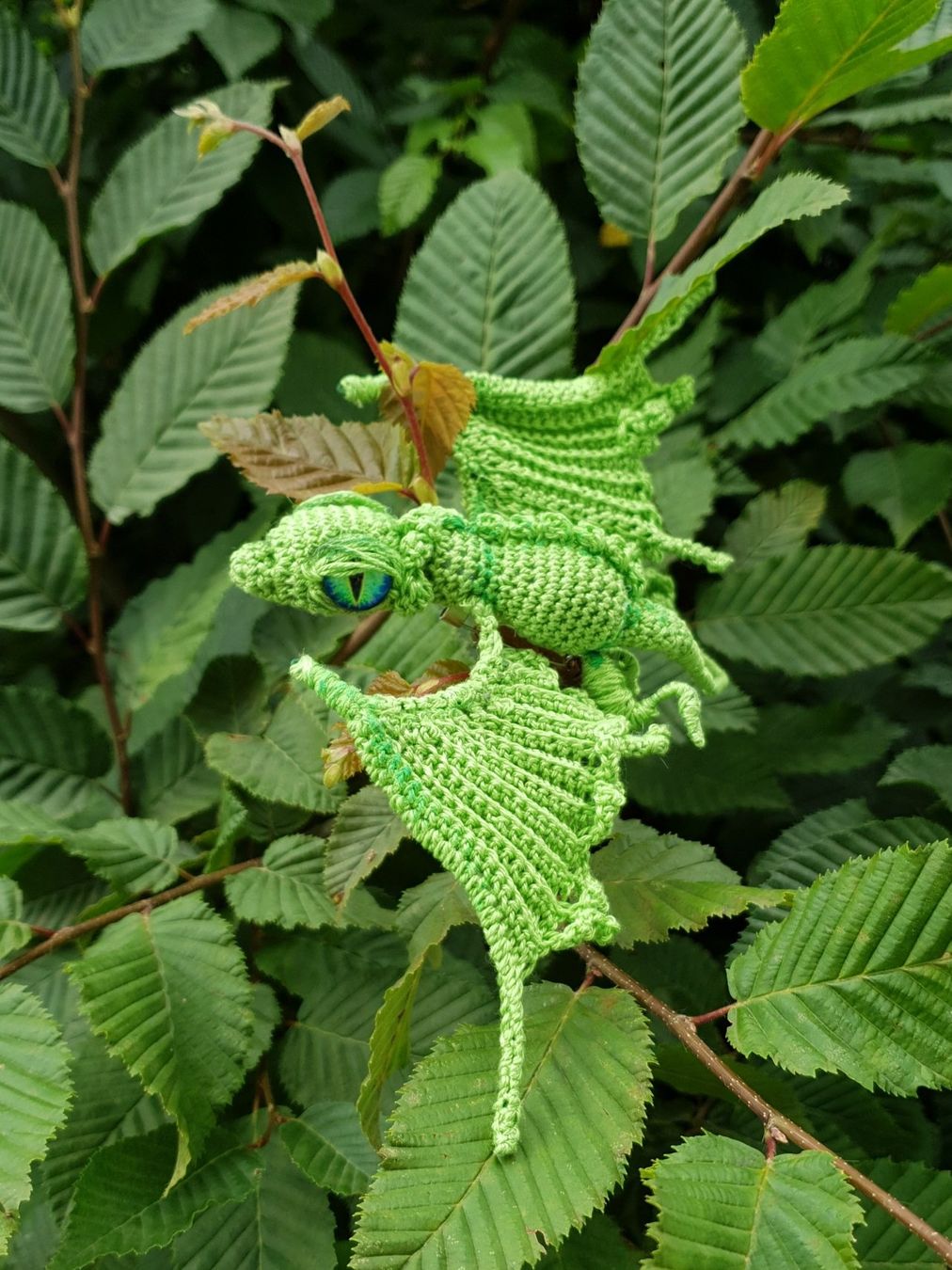 Spille & Fermagli: Gehäkelte Drache  Brosche OOAK handmade – Nuovo (secondo la descrizione) da Gelterkinden venduto da Macrameed 1