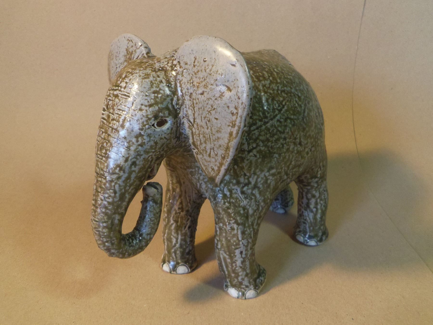 Sculture & Statue: Keramik Elefant – Usato da Gossau ZH venduto da peabo