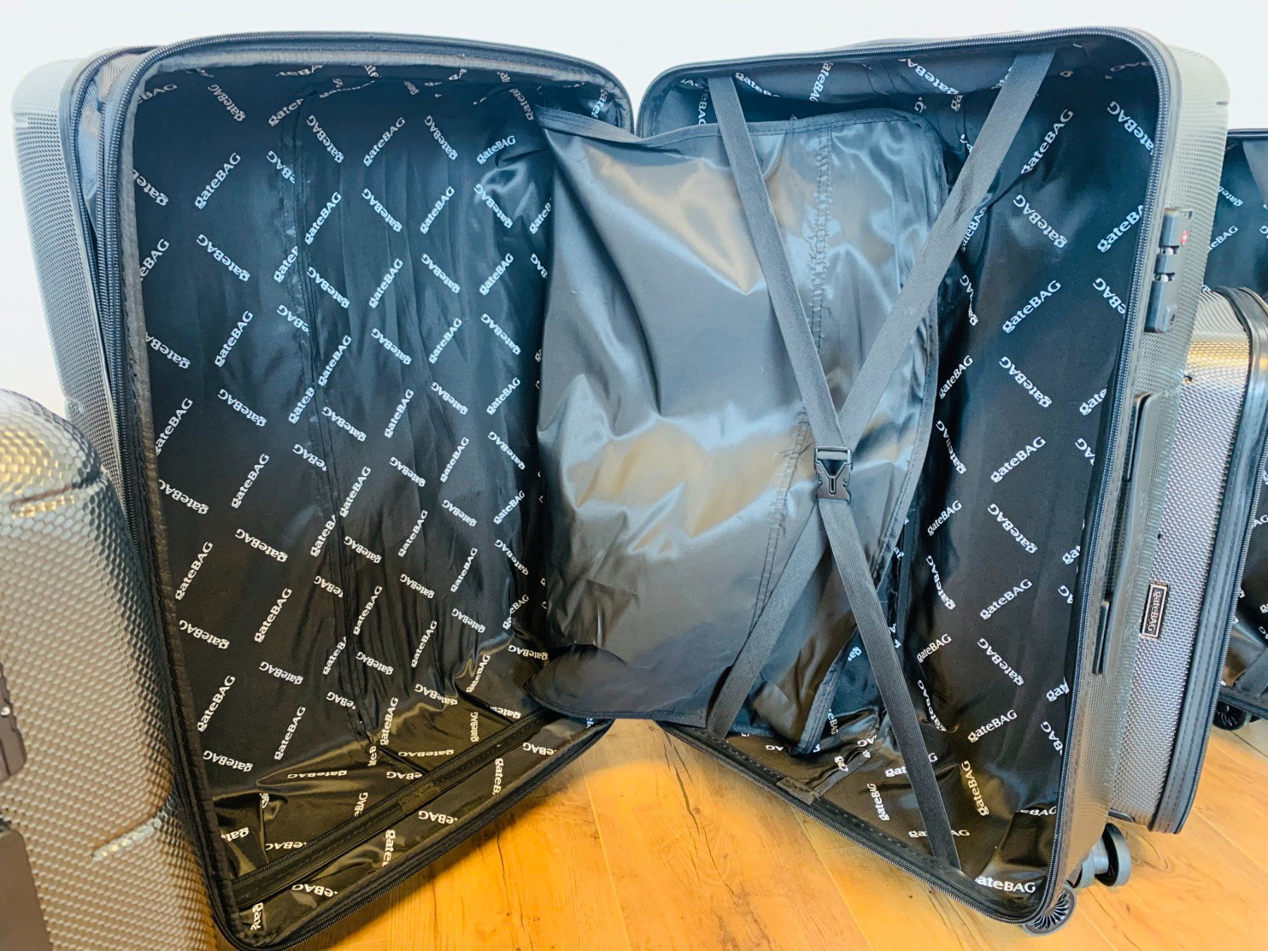 Valigie: 4 teiliges Koffer Polycarbonat gateBAG BUNDLE ANTHRAZIT NEU – Nuovo e nell'imballaggio originale da Bergdietikon venduto da shopAgent 9