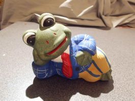 Frosch liegend, Weston/rote Kravatte
