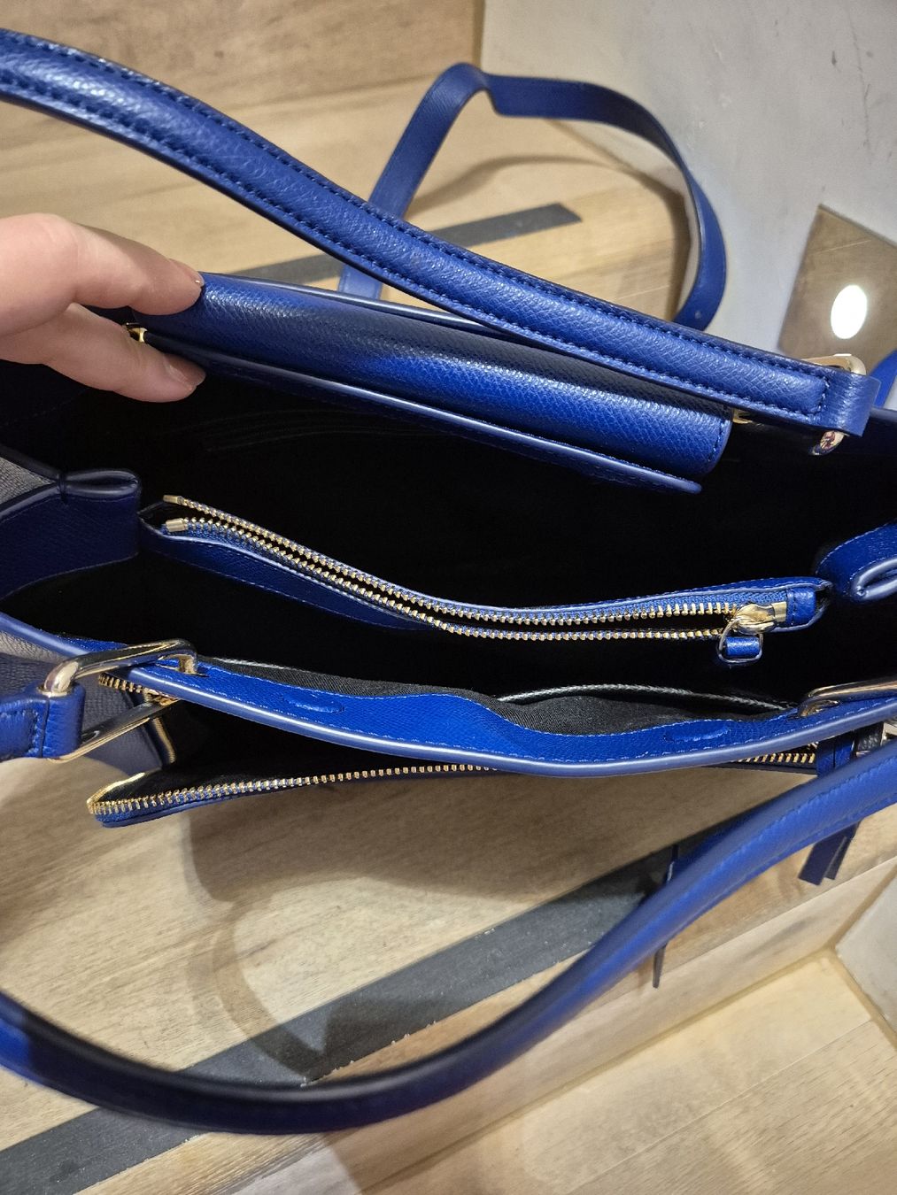 DKNY Borse da donna: DKNY sac à main – Nuovo (secondo la descrizione) da Genève venduto da ana_z8yn 2