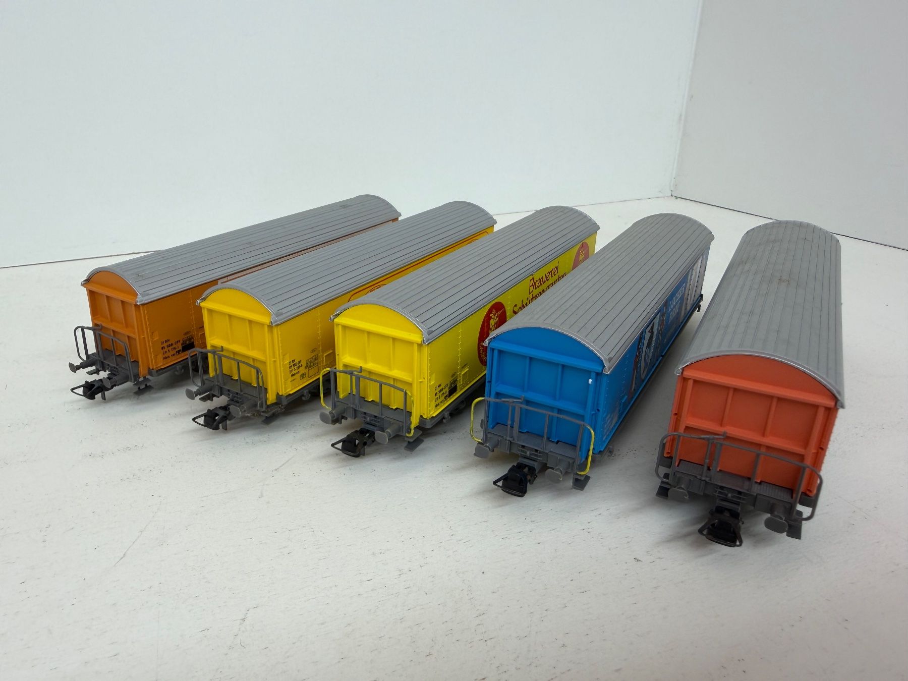 Roco Modellini di ferrovie: Roco  4340K +  291016 Güterwagen Bier - Set SBB – Usato da Büsserach venduto da ModellbahnDepot 3