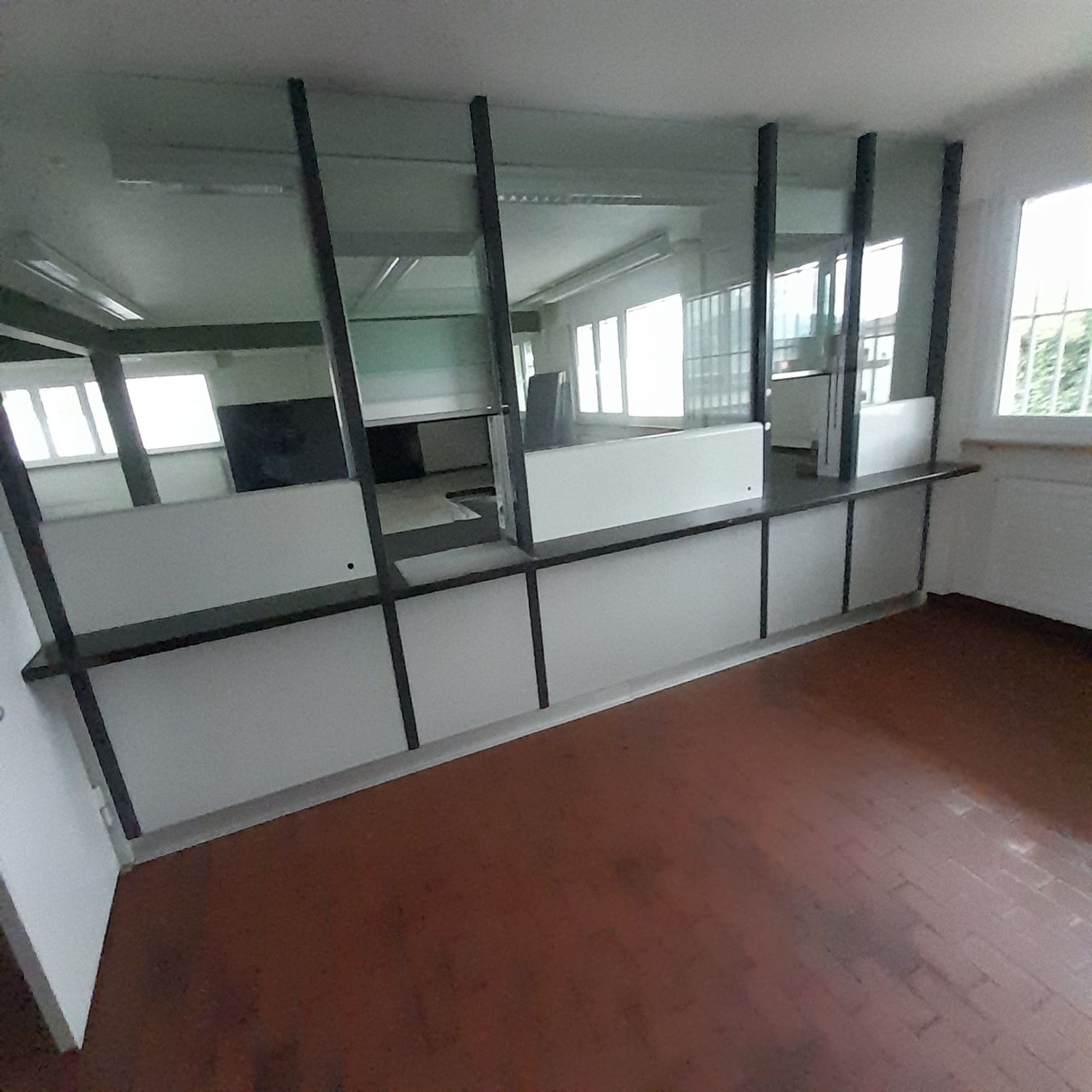 Allestimento di negozi e stand fieristici: Postschalter Bankschalter Polizeiposten Schalterfront Theke – Usato da Orpund venduto da 118302
