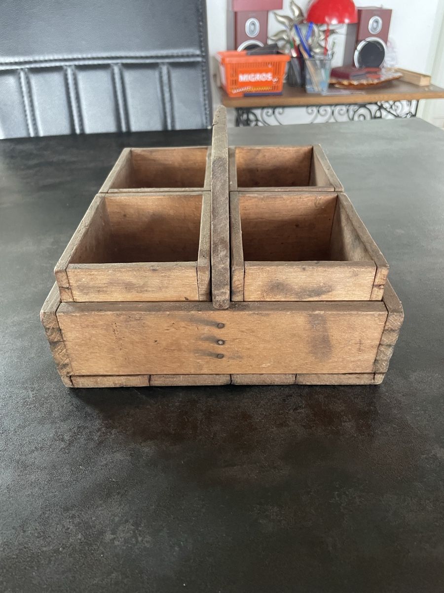 Casse di trasporto: Ancienne Petite Caissette en Bois Massif – Usato da Vallamand venduto da Bricbracbroc82 5