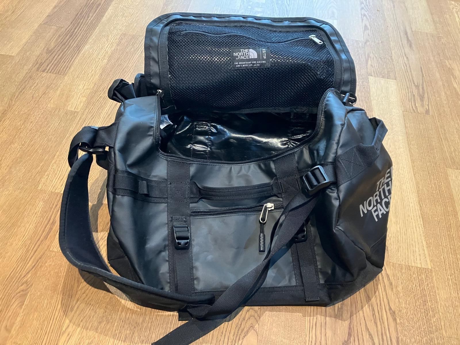 North Face Taschen: The North Face Tasche – Gebraucht aus Bubikon von tokidoki 3