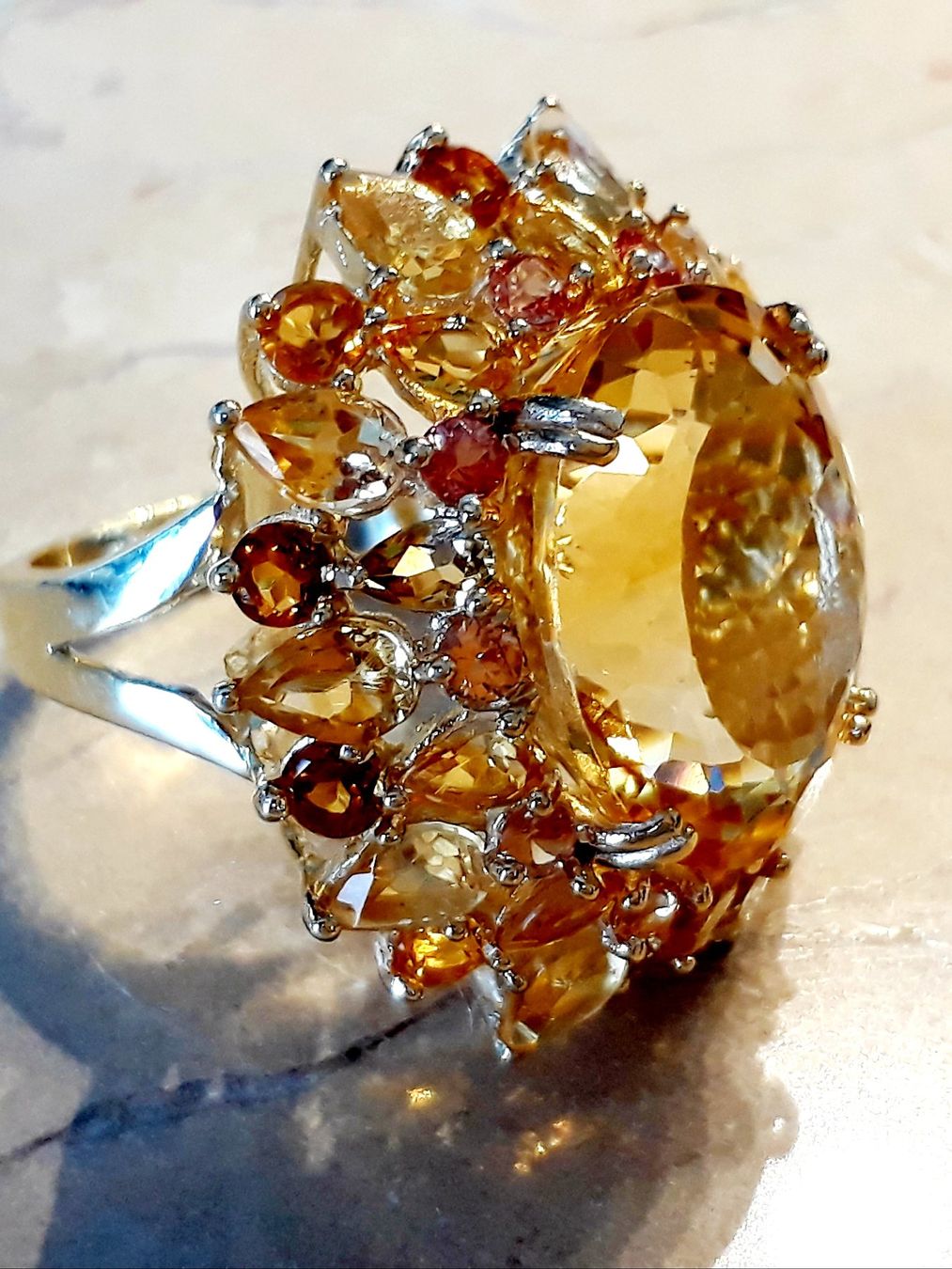 Bagues: Wunderschöner Vintage Ring voller Citrine – Neuf (Voir description) à Zürich par adriben 8